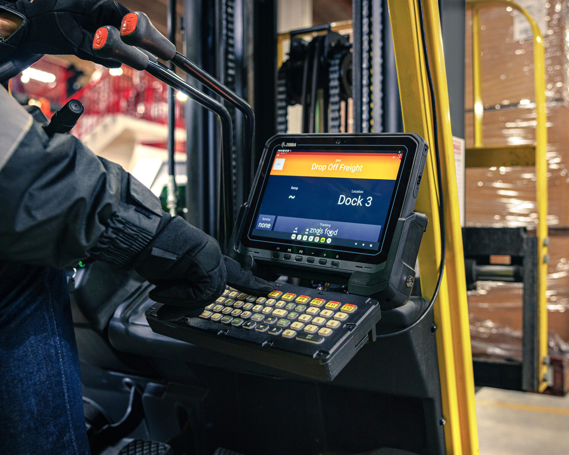 Salesman using the ET40 to help a customer