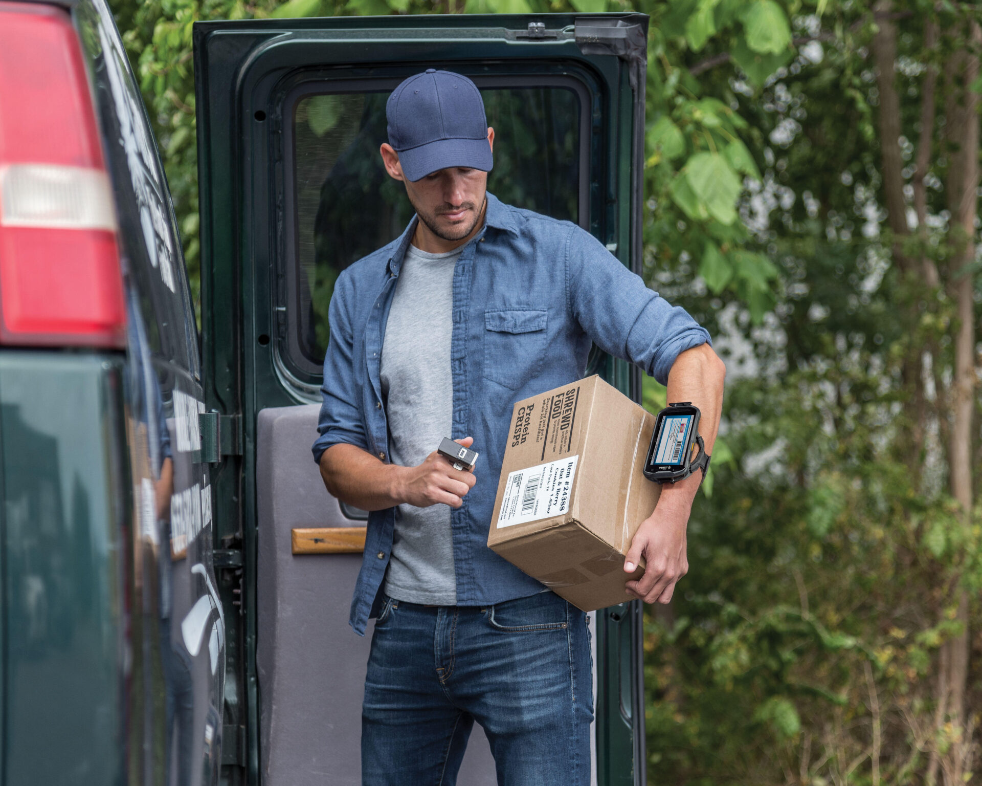 Delivery driver using a Zebra tc5x